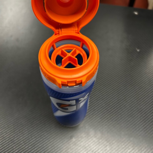 Gatorade Blue and Orange Water Bottle - Picture 2 of 4